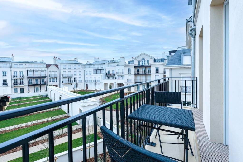 Palladium Appartement Disneyland Bmyguest Serris Exterior foto